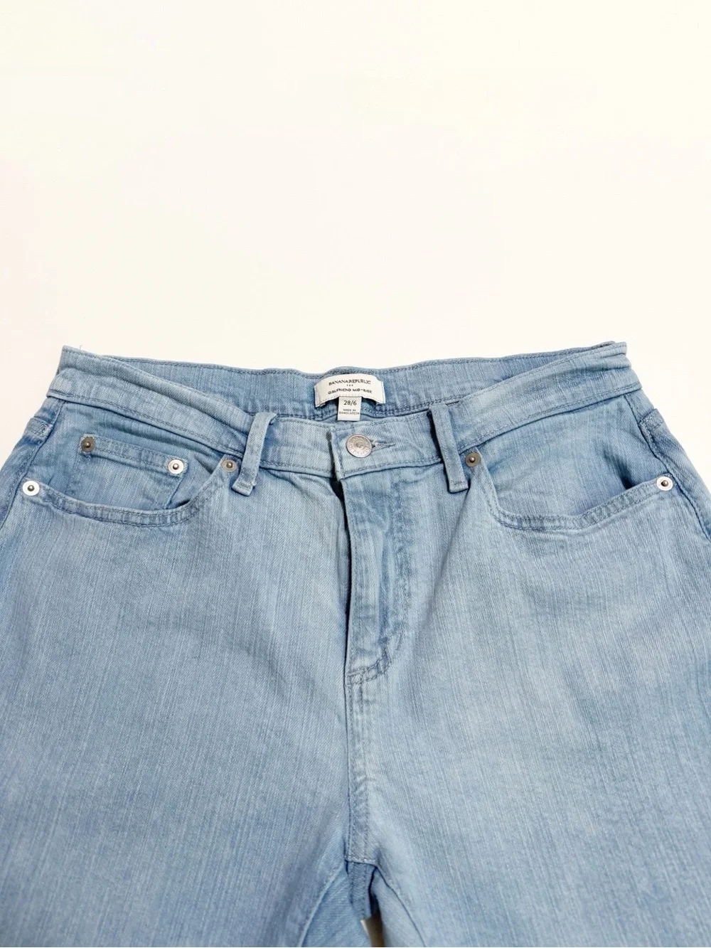 Banana Republic Girlfriend Mid Rise Lightwash Jeans 6/28